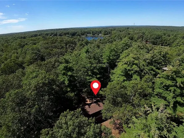 575 Lake Washington Dr, Glocester, RI 02814