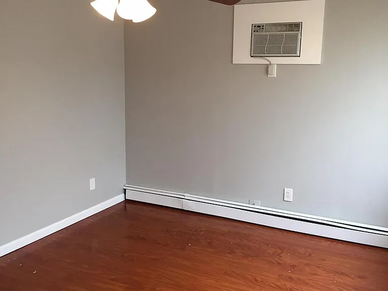 392 Madison Ave — Photo 6
