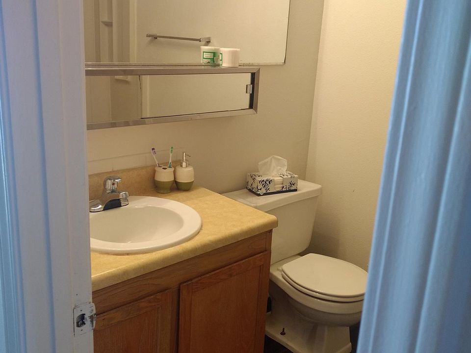 2nd image of 2614 S Topeka St APT 206