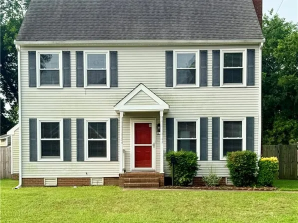 4 Cambridge Pl, Hampton, VA 23669