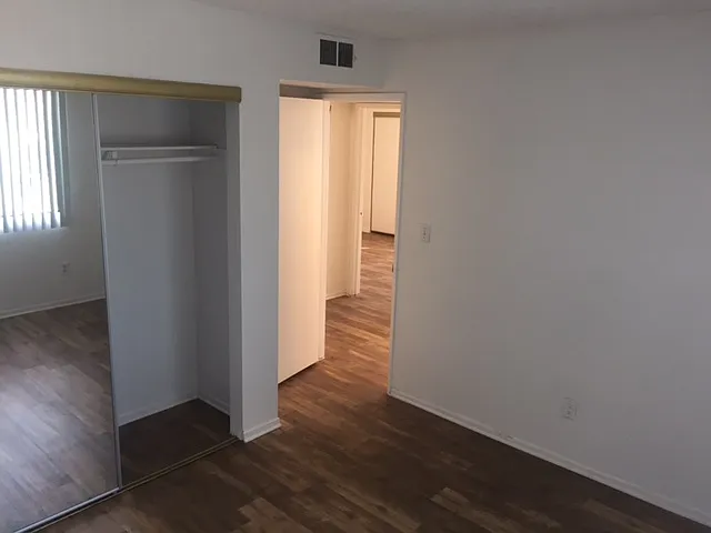 1627 N Fair Oaks Ave — Photo 16