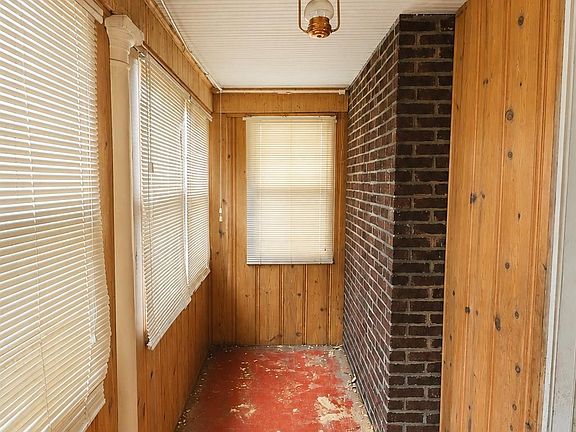 5th image of 3052 S 31st St