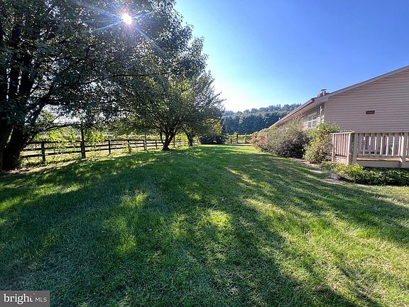 3rd image of 16120 Mountain Ridge Ln