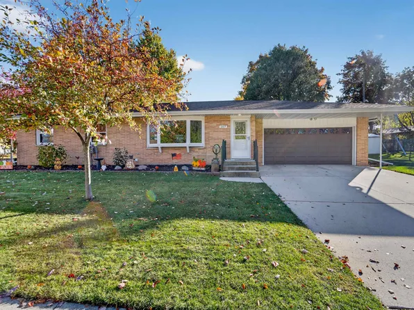 107 Hawthorne Ct, Chilton, WI 53014