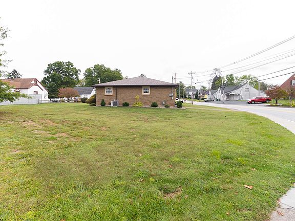 3rd image of 502 W Philadelphia Ave