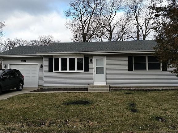 2nd image of 7000 W 128th Ln