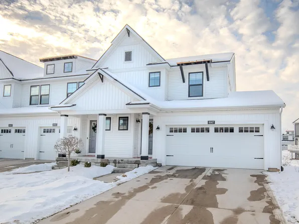 8907 Dalton Ln, Jenison, MI 49428
