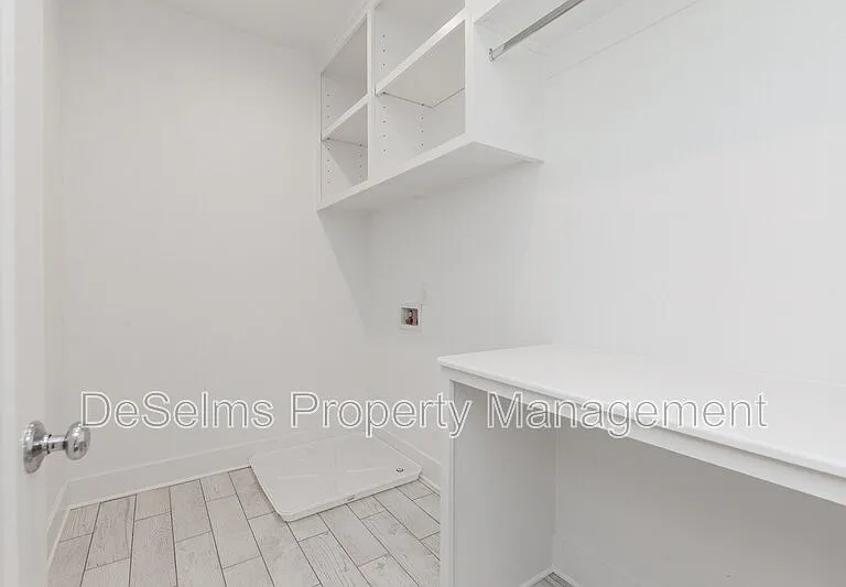 335B McKennell Dr — Photo 7