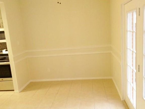 5th image of 224 Samuel Blvd APT 6