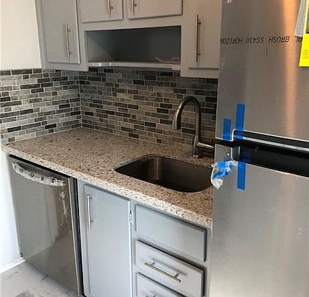 4th image of 2050 NE 39th St #205A