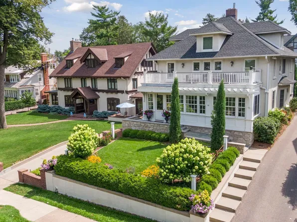 2735 E Lake Of The Isles Pkwy, Minneapolis, MN 55408