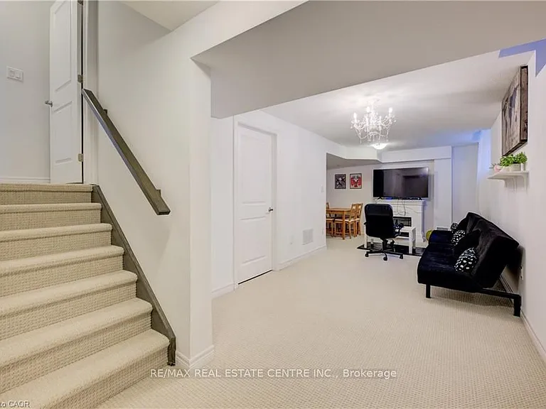 19 Baker Ln — Photo 21