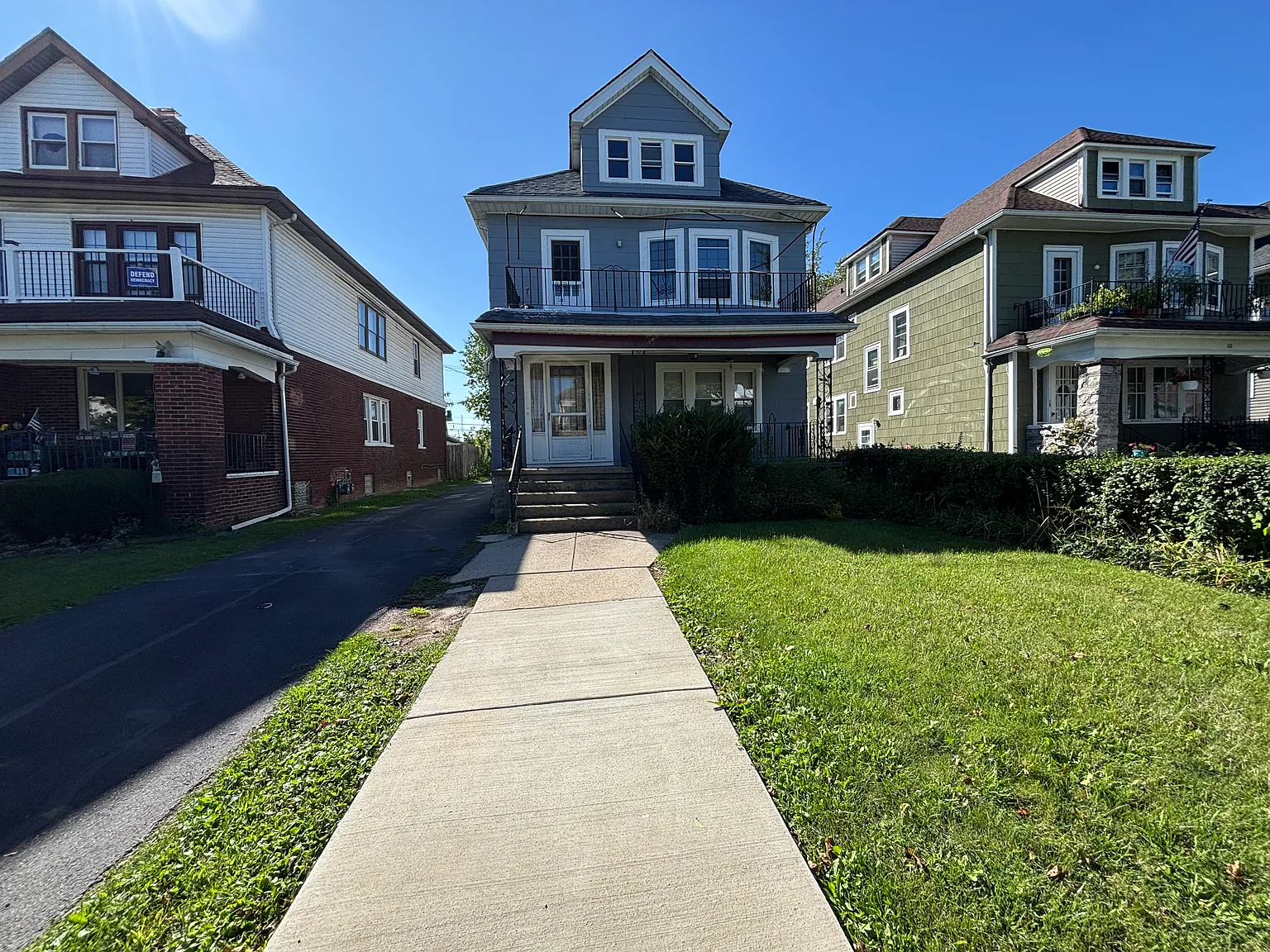 3 bed, 1349 sqft, $1,600 — Photo 1