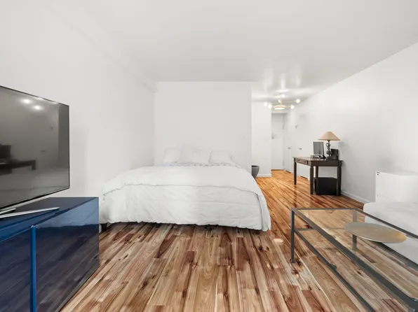 345 West 58th Street image 6 of 19