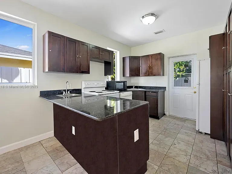 8861 SW 127th Ter — Photo 78