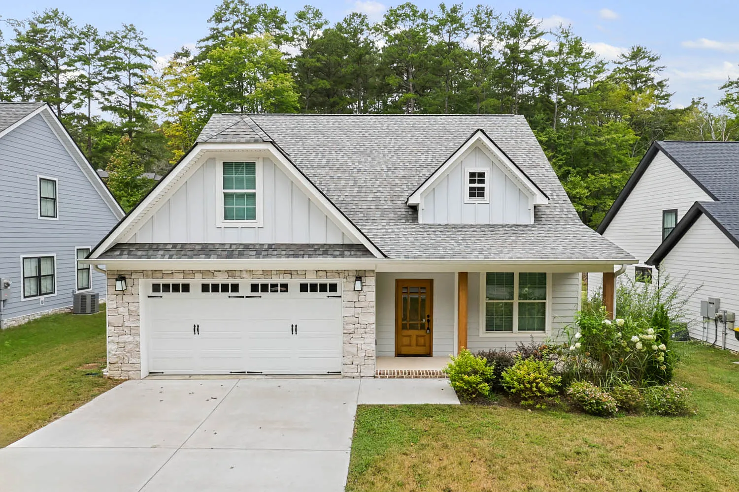 3 bed, 2.5 bath, 2150 sqft, $2,700 — Photo 1