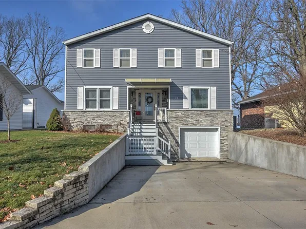 26 Oak Ridge Dr, Decatur, IL 62521