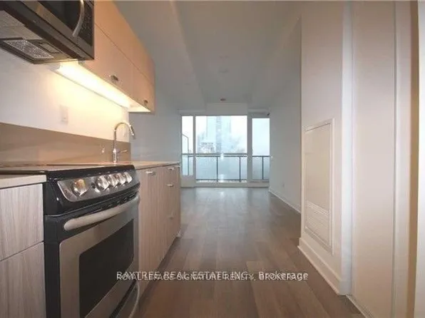 290 Adelaide St W, Toronto, ON