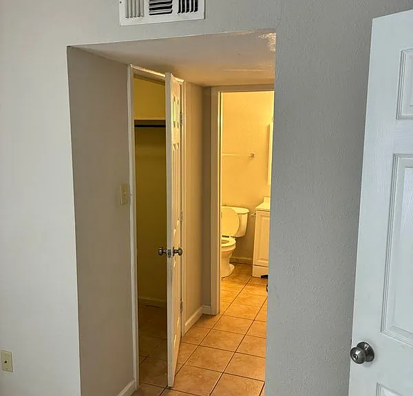 844 Hammond Manor Dr #B — Photo 9