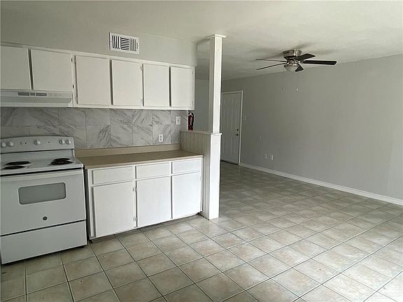 3rd image of 2413 Vine Ave #C