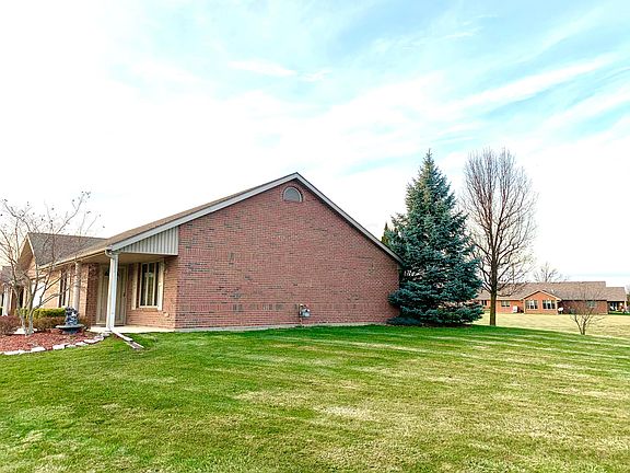 3rd image of 794 Hickory Hl #794