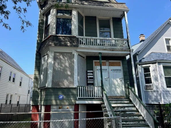 3040 N Drake Ave, Chicago, IL 60618