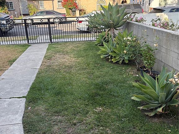 2nd image of 6639 Rose Ave