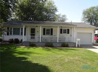 332 S Oakwood St, Wauseon, OH 43567