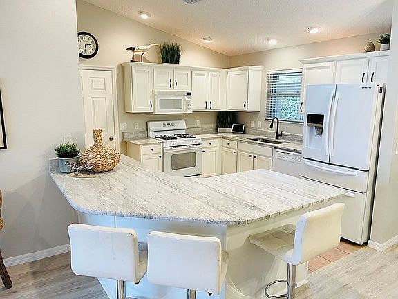 5th image of 875 Canebrake Ct