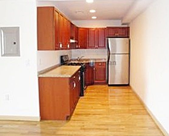 2nd image of 5828 44th Ave APT 4A