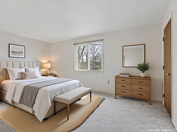 5th image of 140 Cortland Cir Unit 140