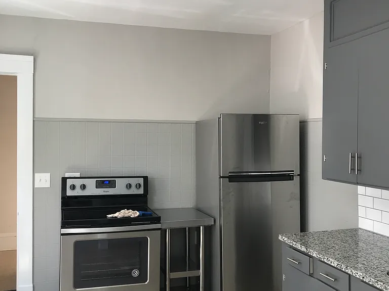 1506 Wyandotte Ave — Photo 6
