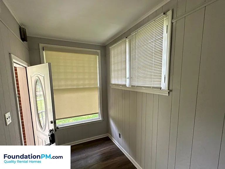 5786 Woodlawn St — Photo 8