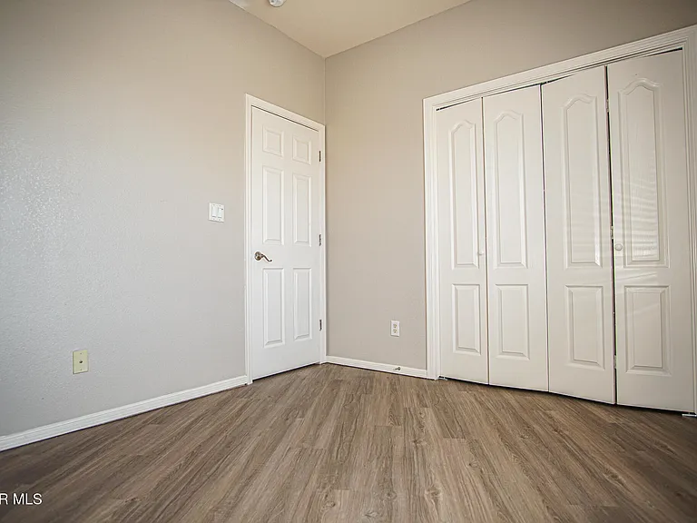 528 Green Village Ct #B — Photo 23