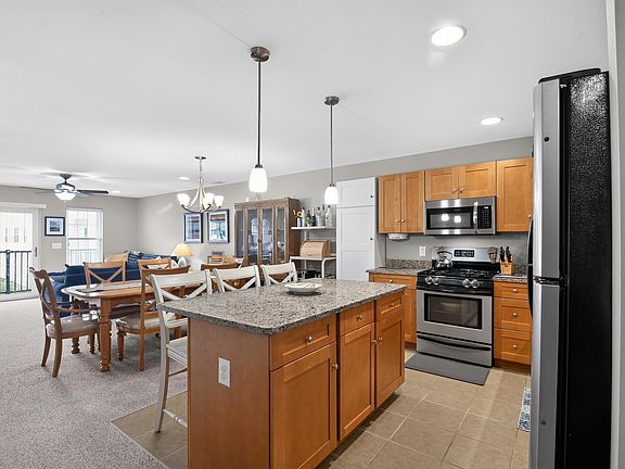 5th image of 117 E Maple Ave #117