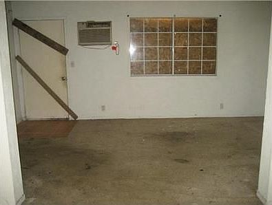 4th image of 9843 Lincoln Village Dr