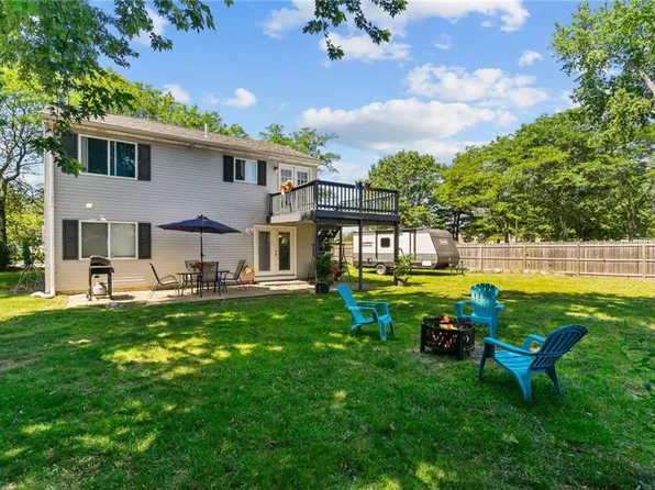 4 Clarke St, Warwick, RI 02886