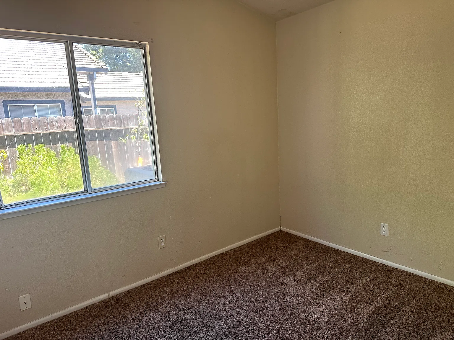 Lake Pleasant Dr, Elk Grove — Photo 4