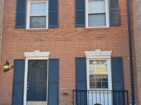 2070 Mayflower Dr, Woodbridge, VA 22192