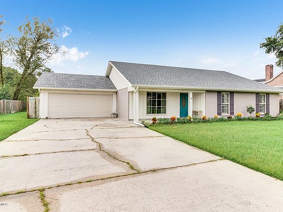 3rd image of 113 Irish Bend Dr