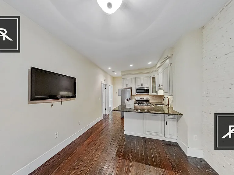 4 Carmel St #1 — Photo 6