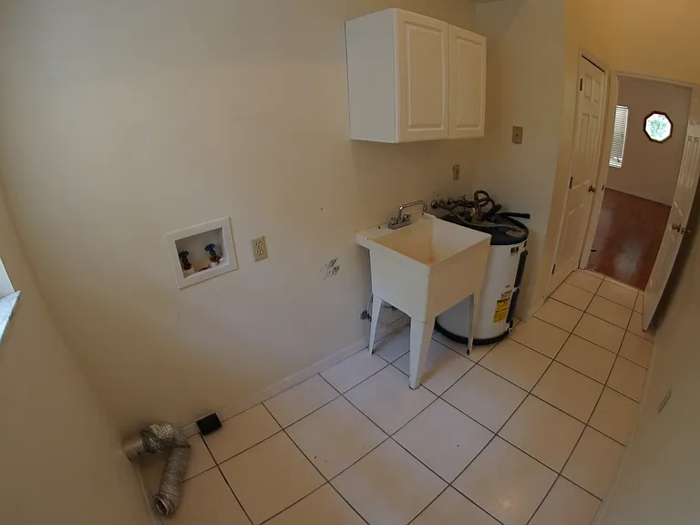 3615 SE 33rd Way — Photo 3