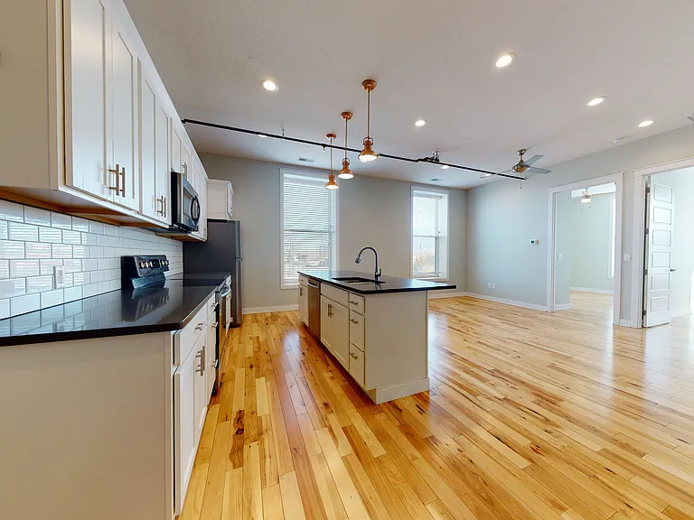 320 N Pine St #202 — Photo 1