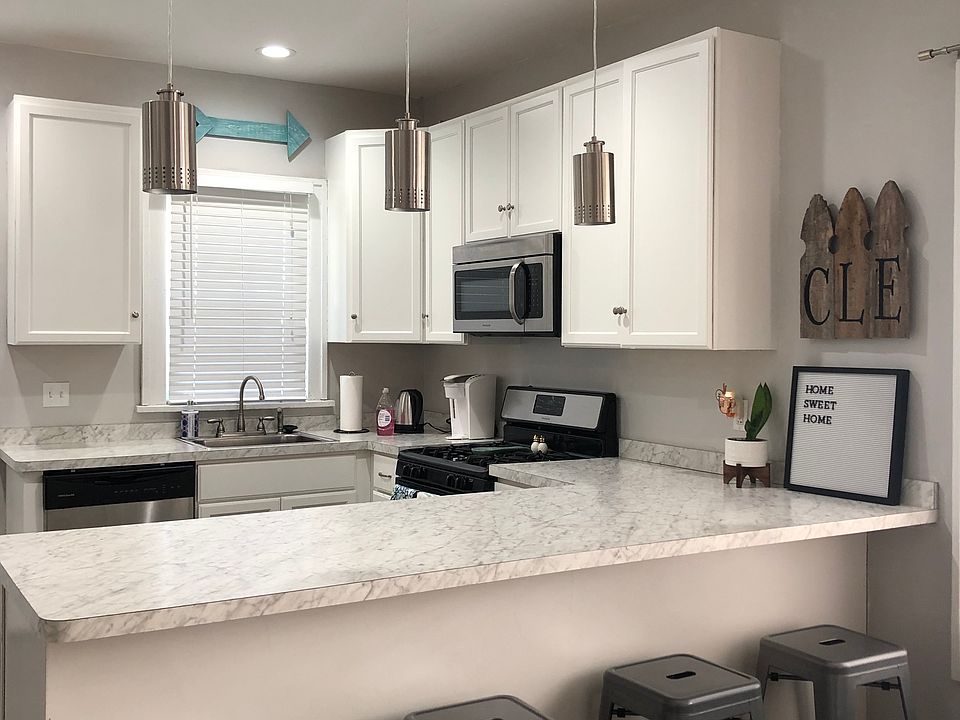 Large Open Concept Kitchen
