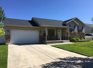 1418 W 2250 S, Woods Cross, UT 84087