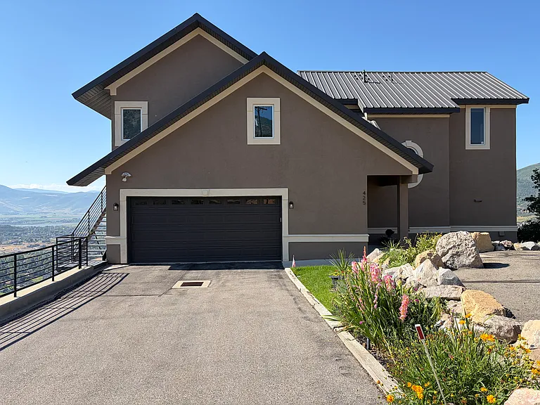 425 Jungfrau Hill Rd — Photo 1