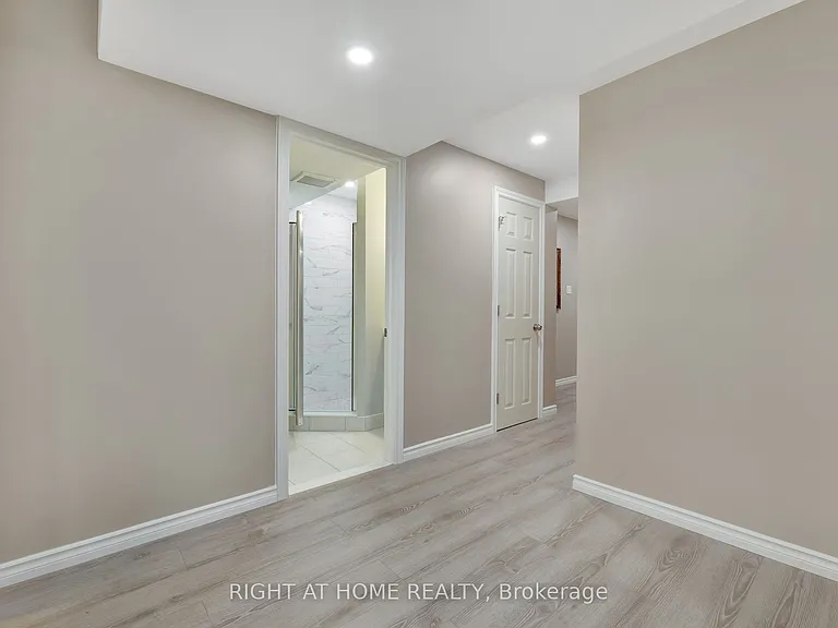135 Stephenson Way — Photo 31