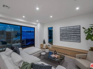 1422 N Sycamore Ave, Los Angeles, CA 90028