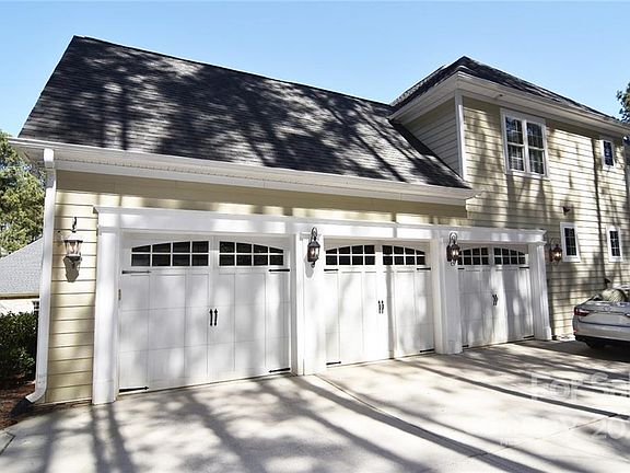 3rd image of 9168 Fair Oak Dr