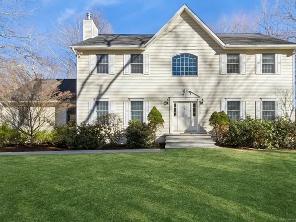 1 Meadowbrook Ln, Weston, CT 06883